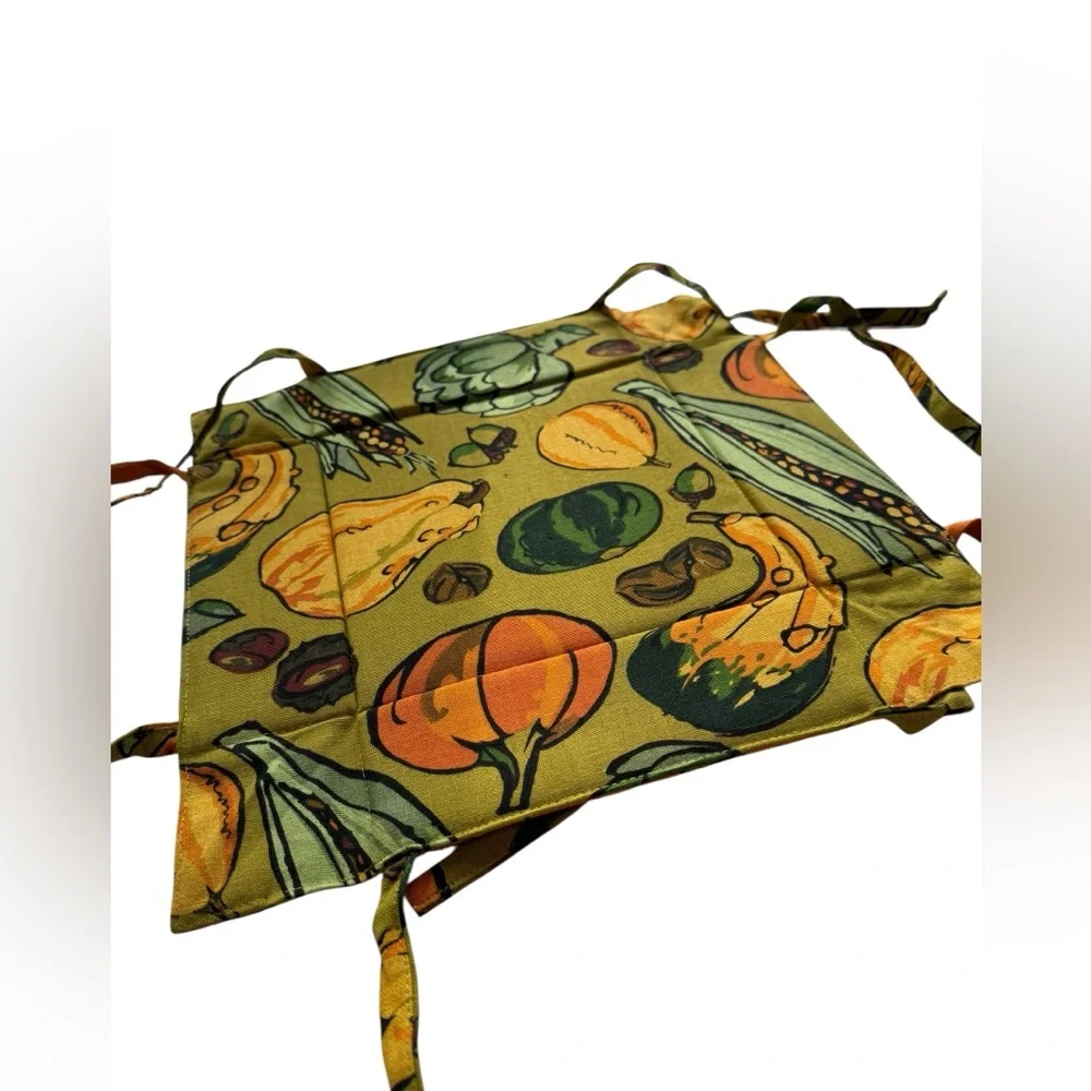 Vintage Fabric Bread Basket with corner ties. NEW - NEVER USED.
